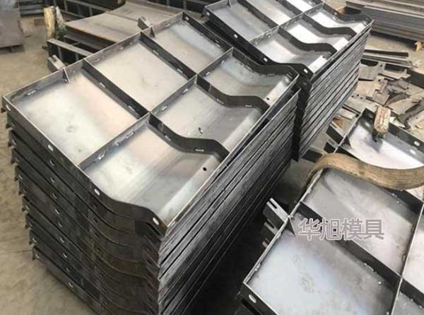 混凝土防撞墻鋼模具 混凝土防撞墻鋼模具